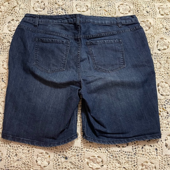 Avenue Denim Bermuda Shorts Dark Wash Size 20 - Picture 5 of 7